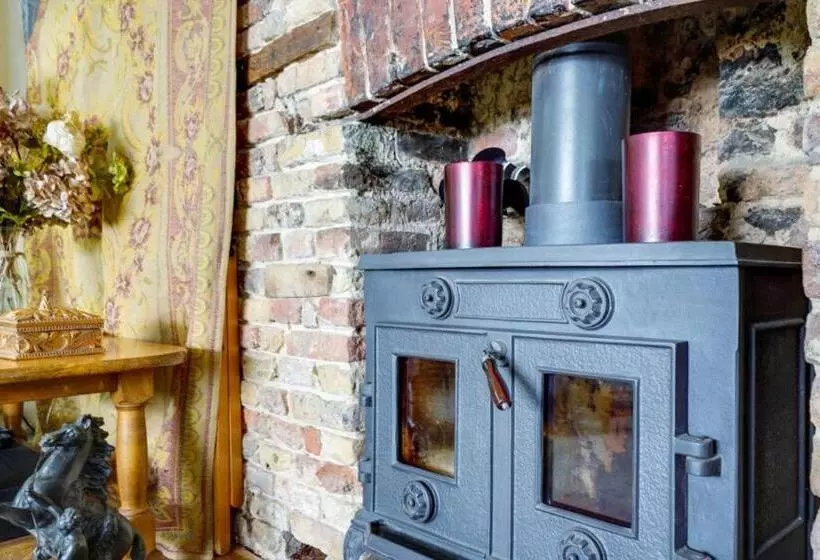 تختخواب و صبحانه The Tea House