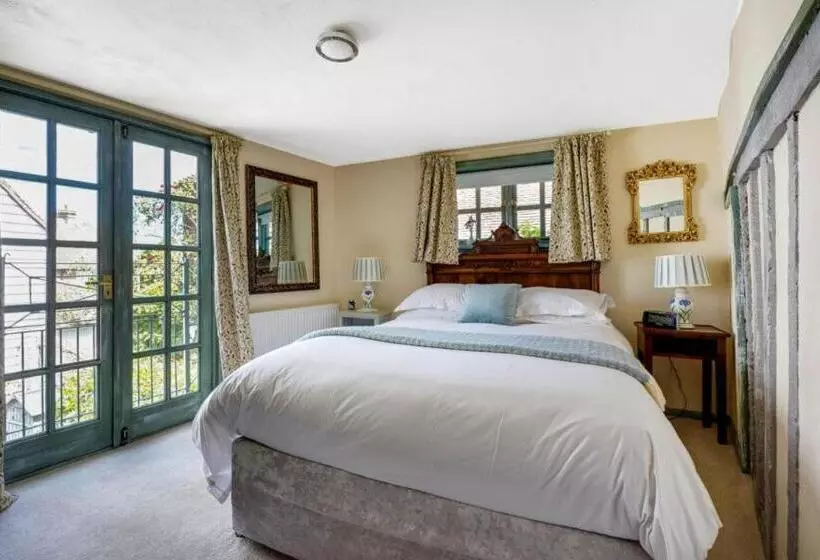 تختخواب و صبحانه The Tea House