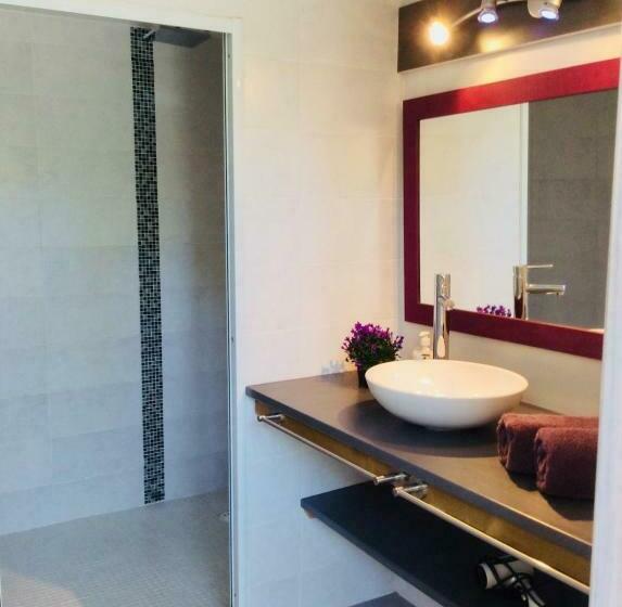 تختخواب و صبحانه Un Matin D’été