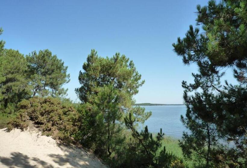 تختخواب و صبحانه Un Matin D’été