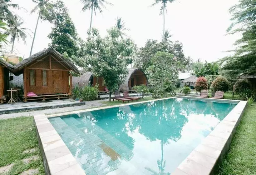 ホテル Cici Bungalow Senggigi