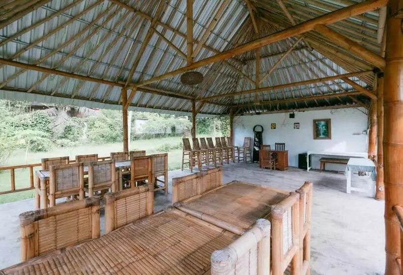 ホテル Cici Bungalow Senggigi