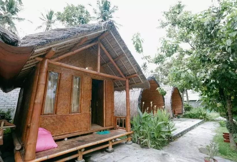 ホテル Cici Bungalow Senggigi