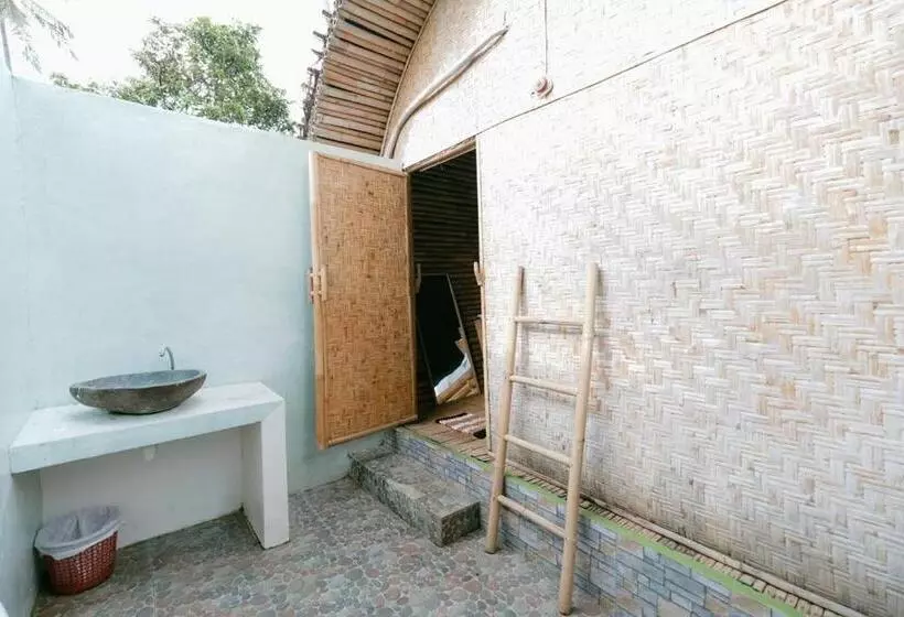 ホテル Cici Bungalow Senggigi