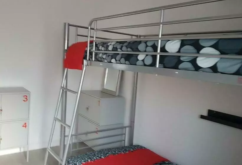 Lisbon Hostel Terminal 3