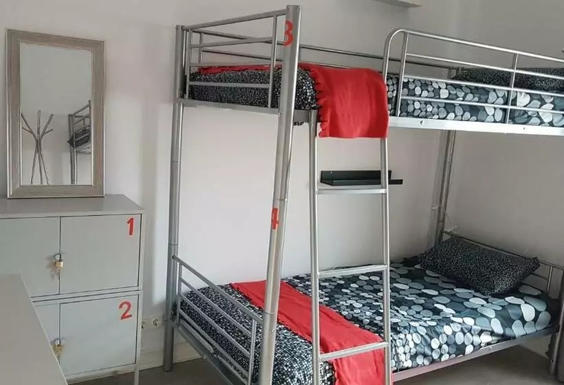 Lisbon Hostel Terminal 3