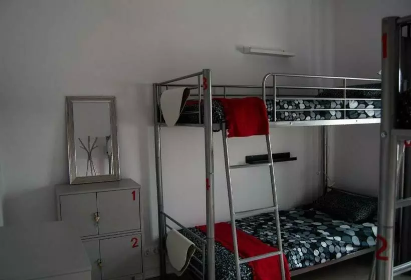 Lisbon Hostel Terminal 3