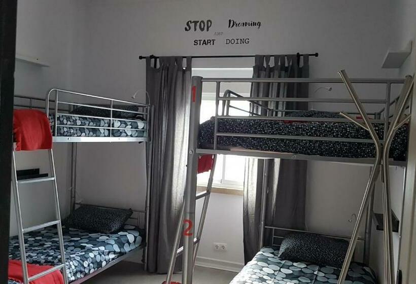 Lisbon Hostel Terminal 3