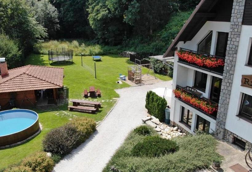 پانسیون Penzion Riverside