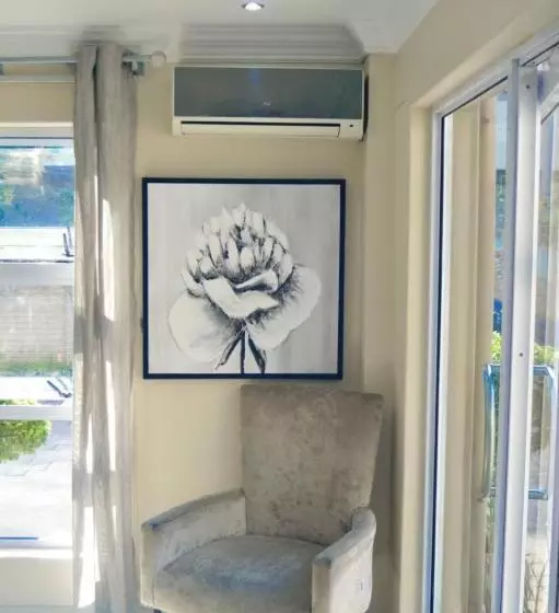 Essenwood Park Hotel