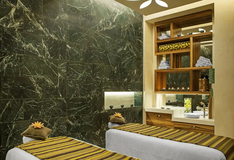 ホテル Abu Dhabi Golf Club