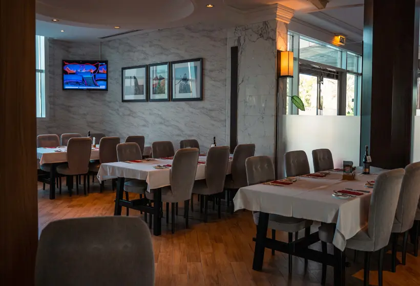 ホテル Abu Dhabi Golf Club