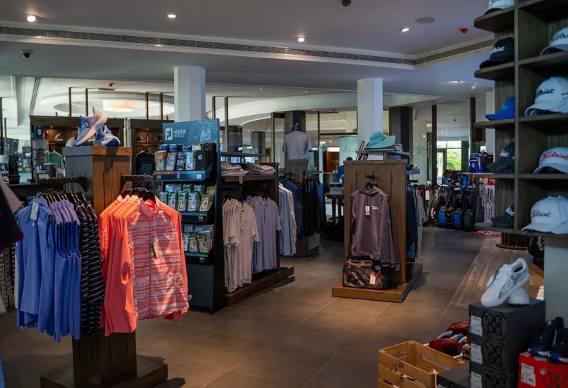 ホテル Abu Dhabi Golf Club