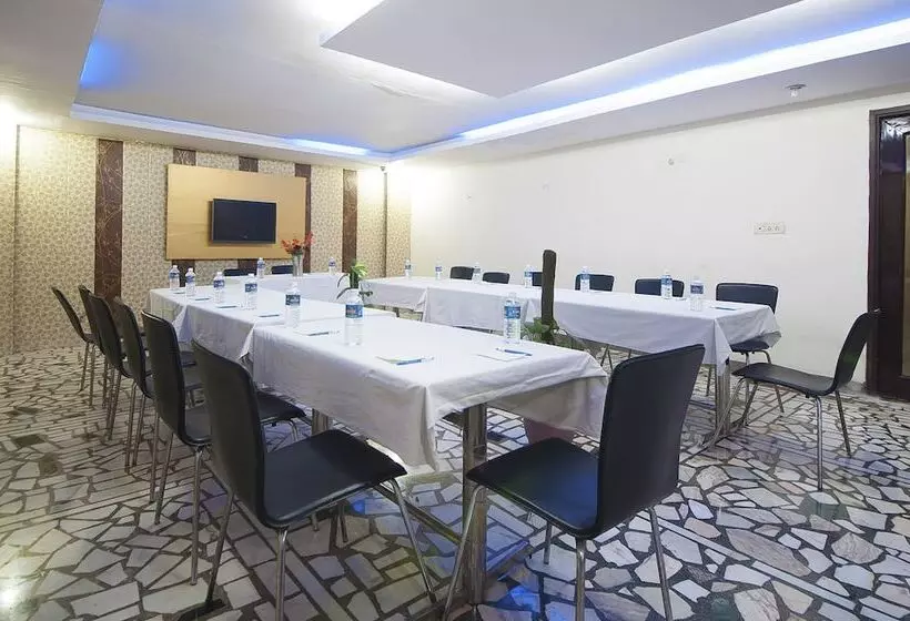 Hotelli Apra International