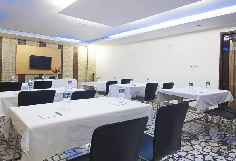 Hotelli Apra International