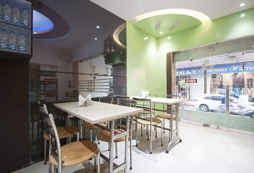 Hotelli Apra International