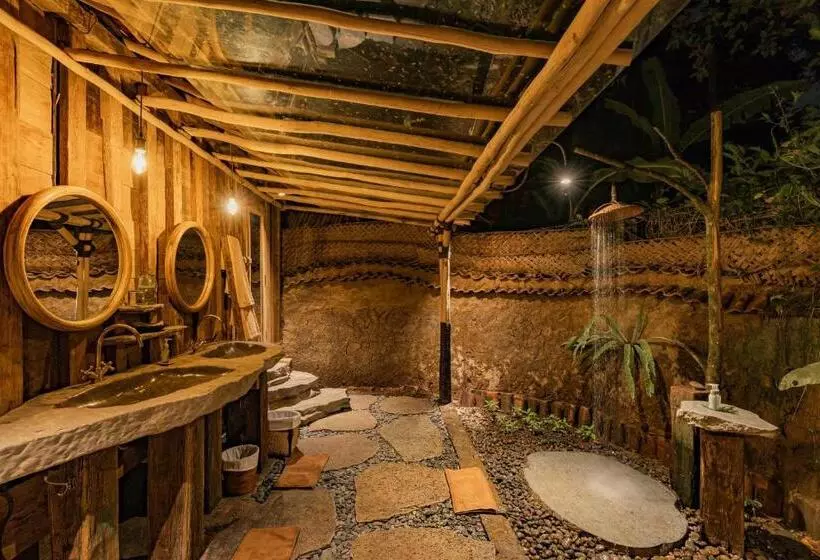 Отель Bambu Indah