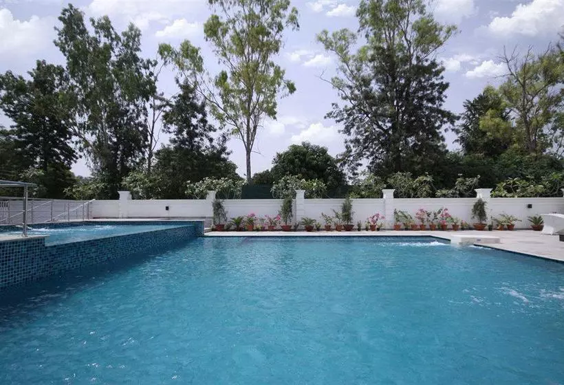 ホテル Country Inn & Suites By Radisson, Delhi Satbari