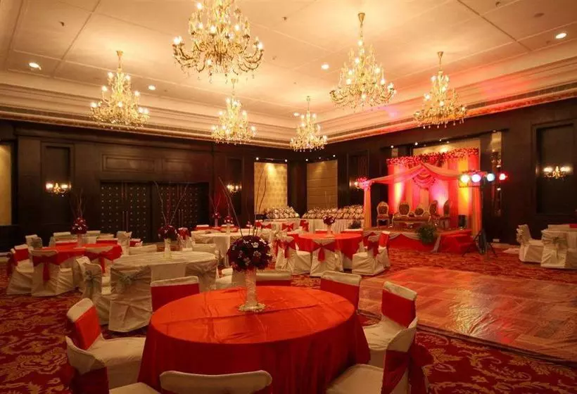 ホテル Country Inn & Suites By Radisson, Delhi Satbari