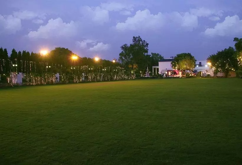 ホテル Country Inn & Suites By Radisson, Delhi Satbari