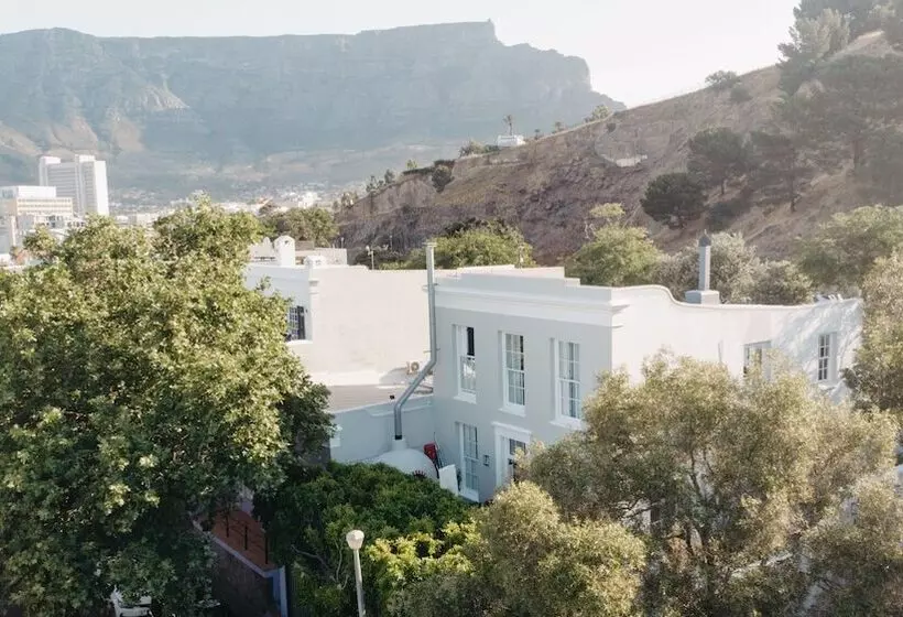 Hotel De Waterkant House