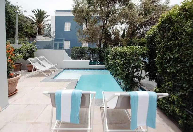 Hotel De Waterkant House