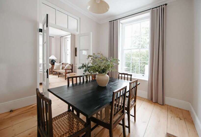 فندق De Waterkant House