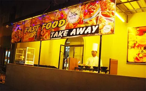 ホテル Indra Regent