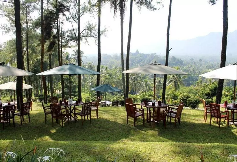 בית מלון כפרי Manohara Resort