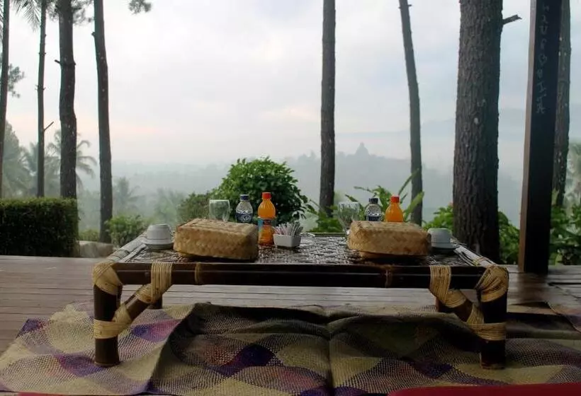 בית מלון כפרי Manohara Resort