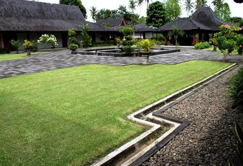 בית מלון כפרי Manohara Resort