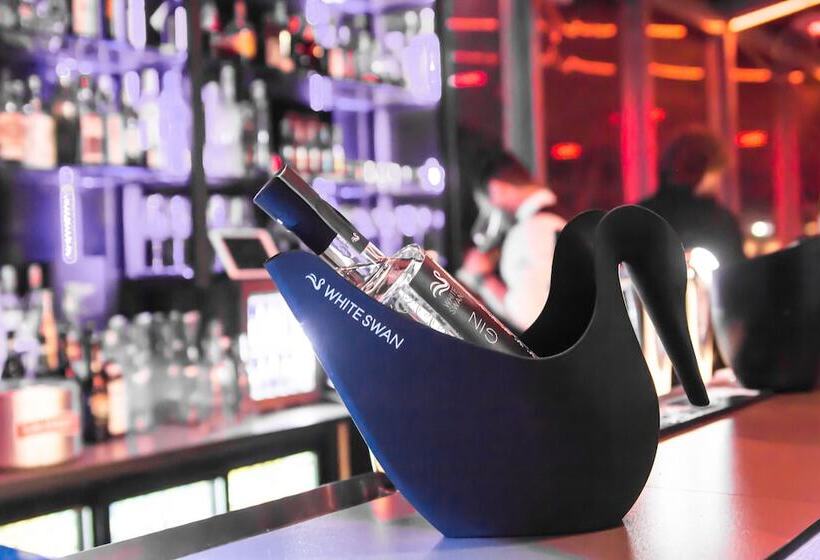 Hotelli Schwarzer Bar