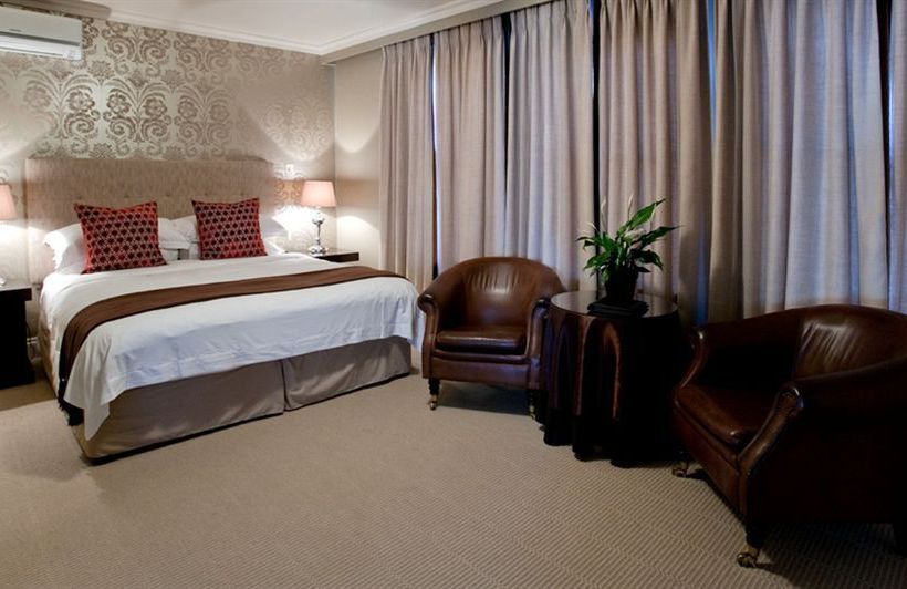 בית מלון כפרי The Fairways On The Bay