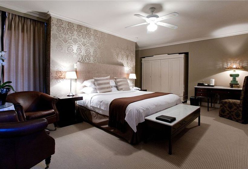 בית מלון כפרי The Fairways On The Bay