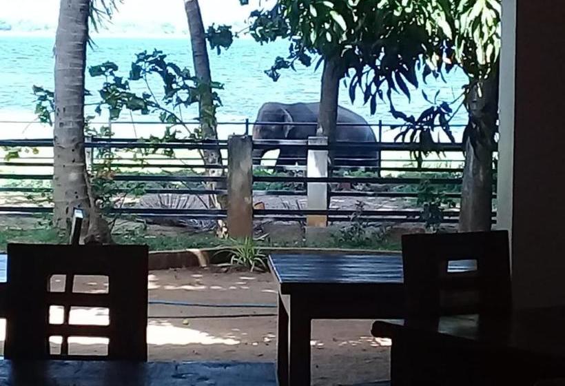 فندق Nildiya Lake