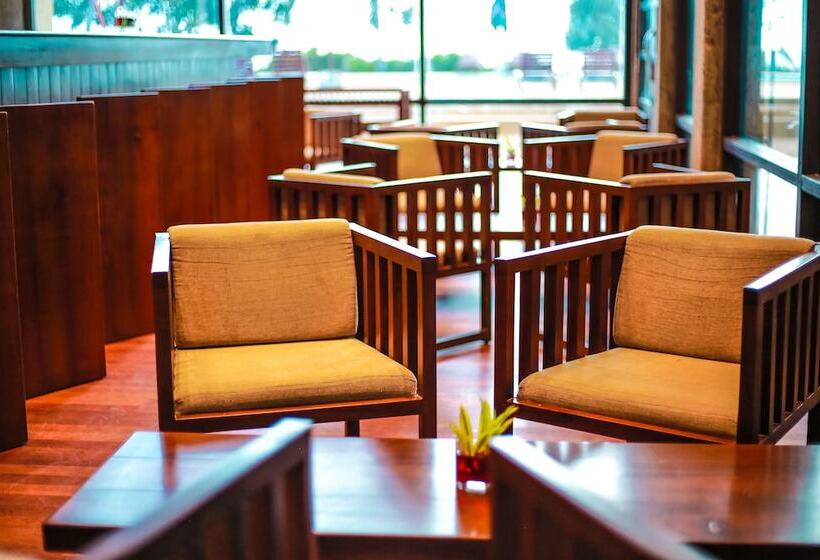 منتجع Grand Beach