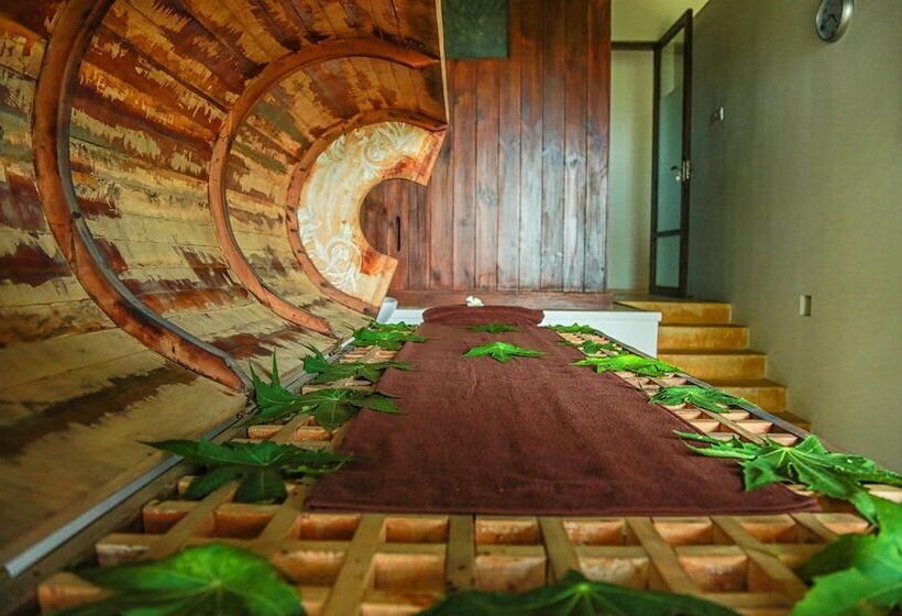 منتجع Grand Beach