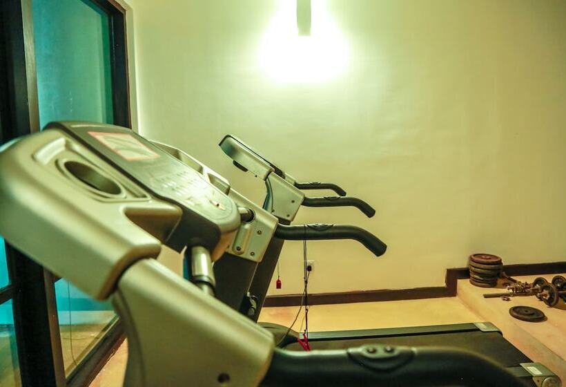 منتجع Grand Beach