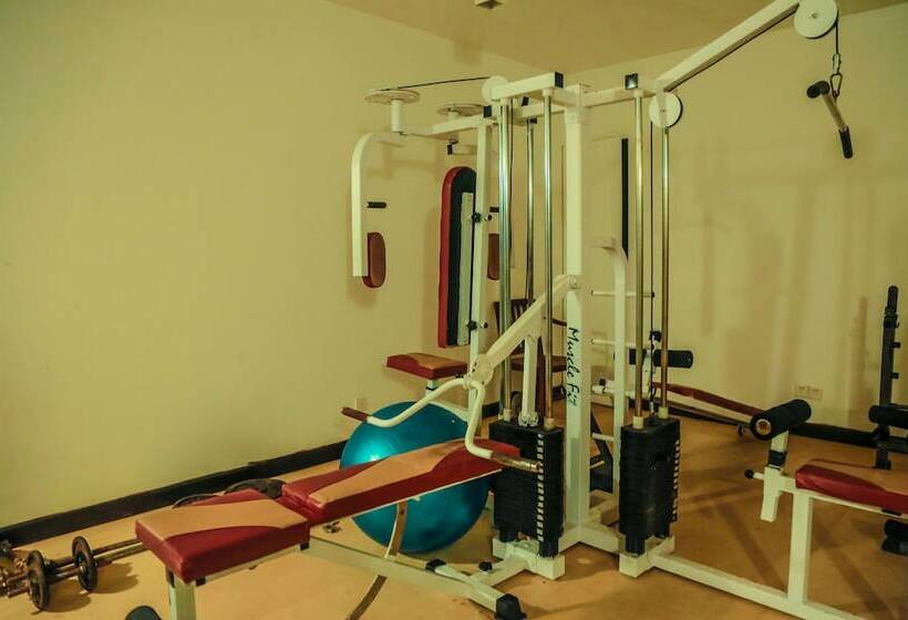 منتجع Grand Beach