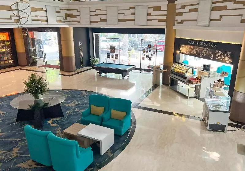 Vue Palace, Artotel Curated