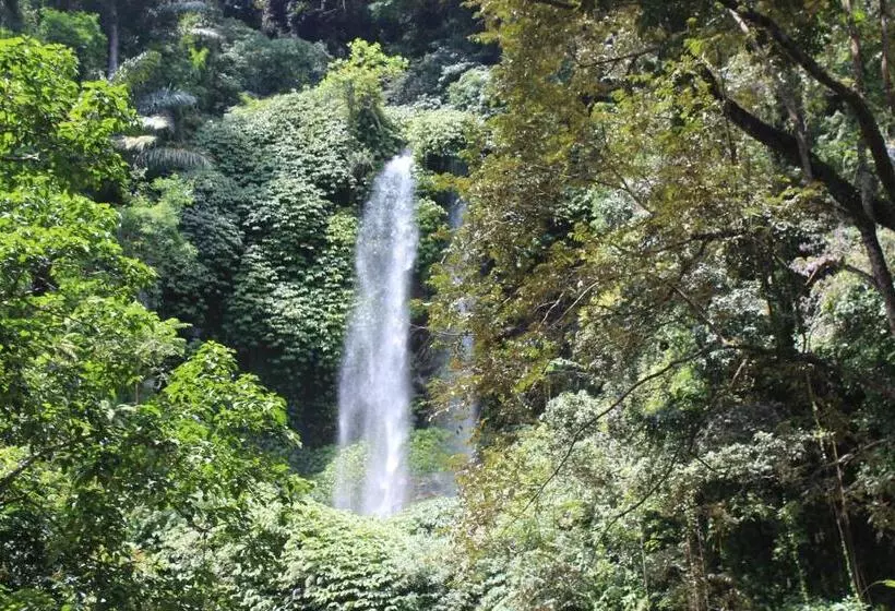 ユースホステル Budaya Kaki Rinjani