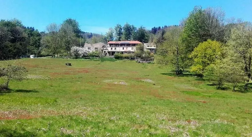 ベッドアンドブレックファースト B And B Sycomore, La Bouriotte