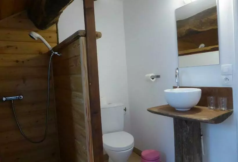 ベッドアンドブレックファースト B And B Sycomore, La Bouriotte