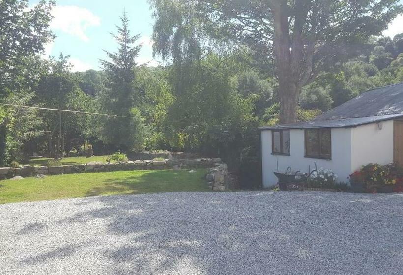 ベッドアンドブレックファースト Brookside Cottage