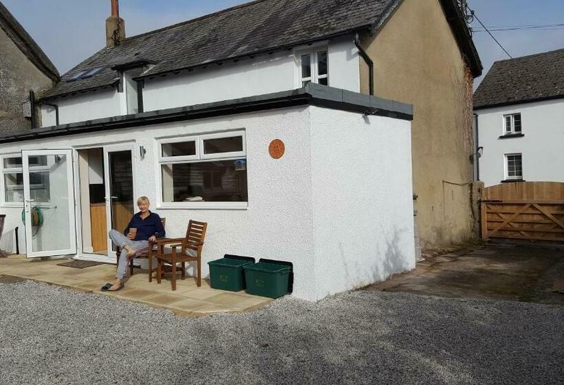 ベッドアンドブレックファースト Brookside Cottage