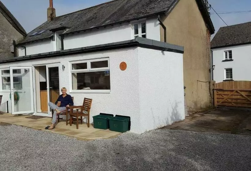 تختخواب و صبحانه Brookside Cottage