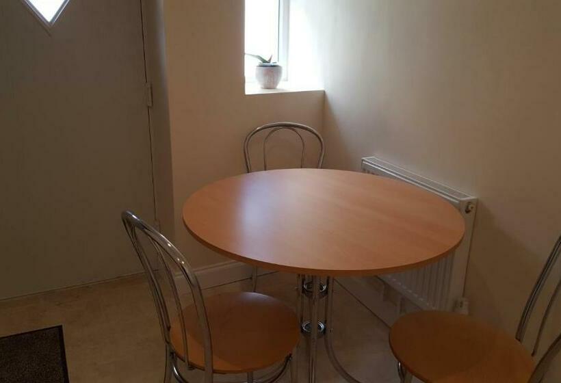 ベッドアンドブレックファースト Brookside Cottage