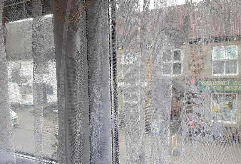 ベッドアンドブレックファースト Brookside Cottage