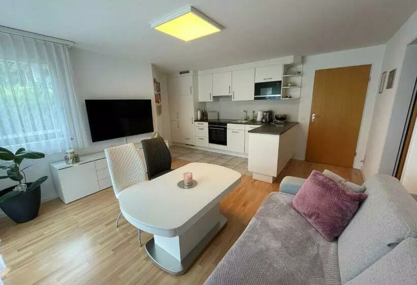 ベッドアンドブレックファースト Apartment Capitolio Eptingen