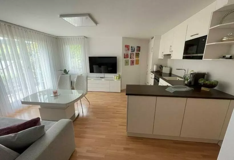 ベッドアンドブレックファースト Apartment Capitolio Eptingen